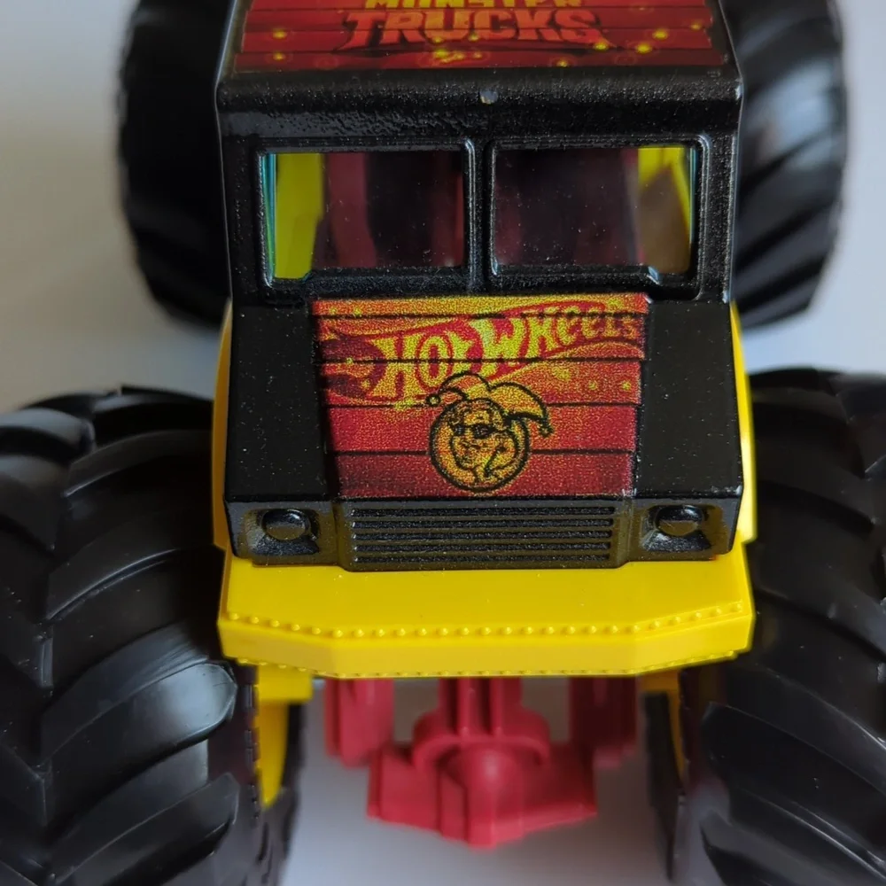 2021 Hot Wheels Monster Trucks oversized Reinerts Cajun crash 1/24th scale metal